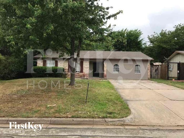 1602 Geraldine Ln in Arlington, TX - Building Photo