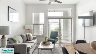 2511 Montopolis Dr, Unit 430 in Austin, TX - Building Photo