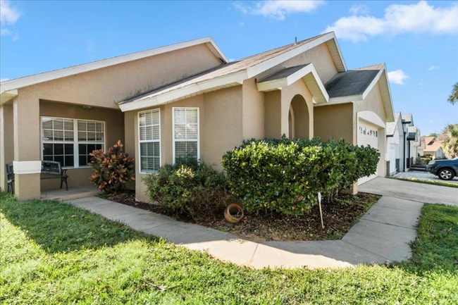 8084 Santee Dr in Kissimmee, FL - Foto de edificio - Building Photo