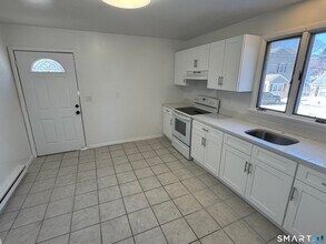 1 Reynolds Ave in Stamford, CT - Building Photo - Building Photo