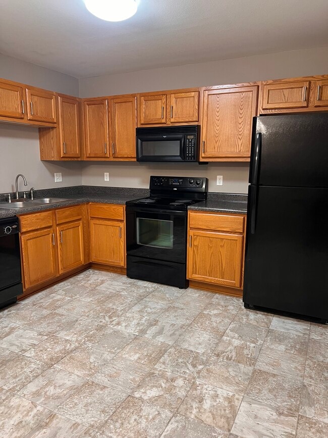 10548 Missoula Way in Knoxville, TN - Foto de edificio - Building Photo