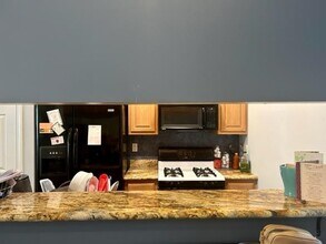 135 Cottonwood St in Jersey City, NJ - Building Photo - Building Photo