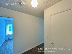 13341 SW 17th St in Beaverton, OR - Building Photo - Building Photo