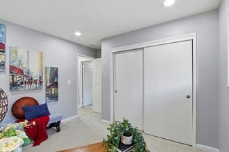 597 Valley Forge Way, Unit 4 in San Jose, CA - Building Photo - Building Photo