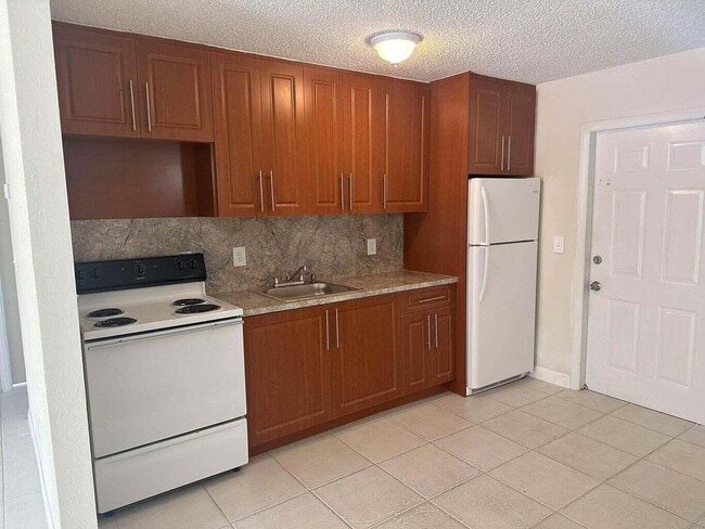 422 Caroline Ave in West Palm Beach, FL - Building Photo - Building Photo