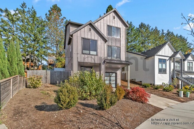 15387 SE Hawthorne Mdws St in Portland, OR - Building Photo - Building Photo