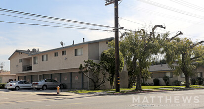 5260 Orange Ave in Long Beach, CA - Building Photo - Building Photo