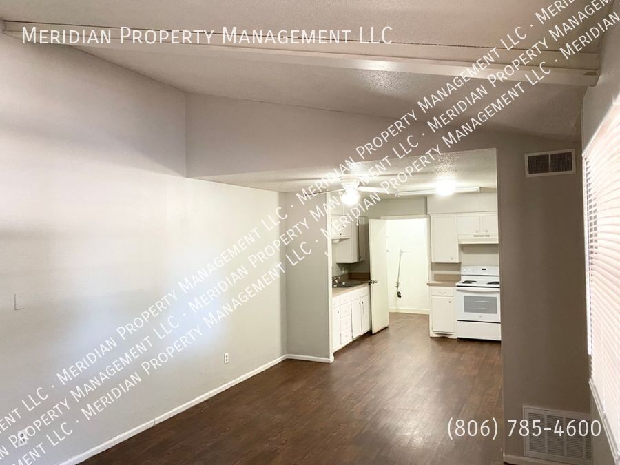 1714 Elkhart Ave in Lubbock, TX - Building Photo