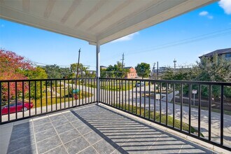 2202 Hutchins St in Houston, TX - Foto de edificio - Building Photo