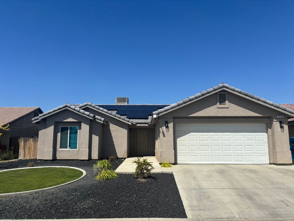 5510 Tierra Abierta Dr in Bakersfield, CA - Foto de edificio