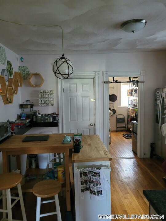 35 Cameron Ave in Somerville, MA - Building Photo