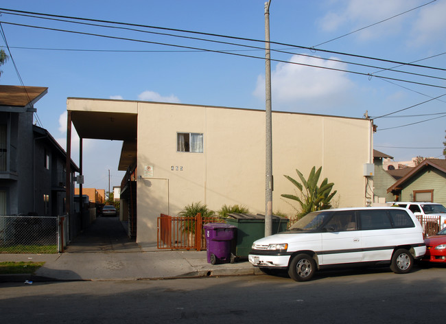 465 Almond Ave in Long Beach, CA - Foto de edificio - Building Photo