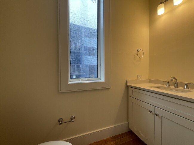 65 Cameron St, Unit 5 in Brookline, MA - Building Photo - Building Photo