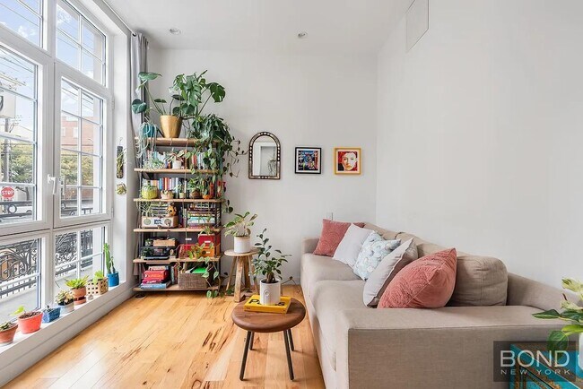 278 Nassau Ave in Brooklyn, NY - Building Photo - Building Photo