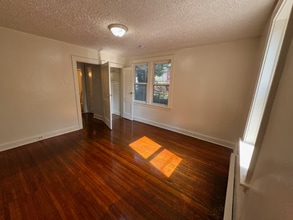 3970-3972 Vine St in Cincinnati, OH - Building Photo - Building Photo