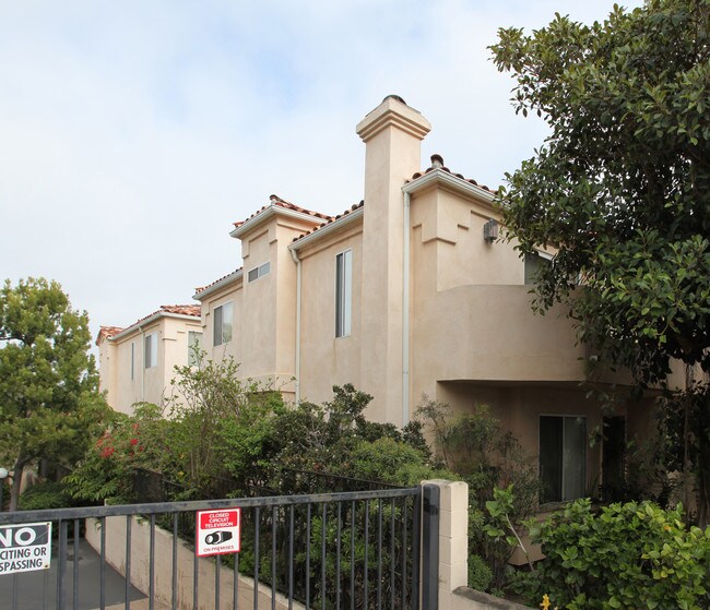 4510-4520 W Point Loma Blvd in San Diego, CA - Building Photo - Building Photo