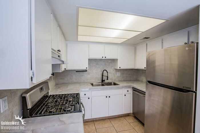 4338 Caliente St in Las Vegas, NV - Building Photo
