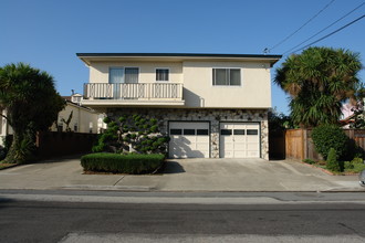 677 Easton Ave in San Bruno, CA - Foto de edificio - Building Photo