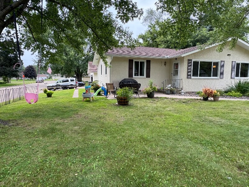 922 Girard St in Hudson, WI - Building Photo