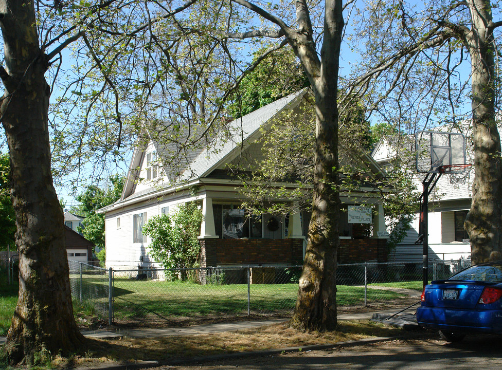 1207 W Shannon Ave in Spokane, WA - Building Photo