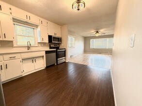 2808 W 9th St in Waterloo, IA - Building Photo - Building Photo