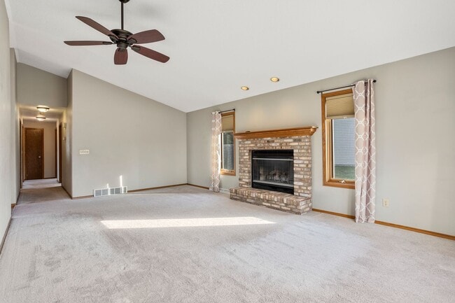property at 1324 Bluebird Ct