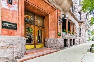 2800 N Pine Grove Ave, Unit 6G in Chicago, IL - Foto de edificio - Building Photo