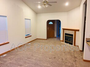627 Darby Dr in Bellingham, WA - Building Photo - Building Photo
