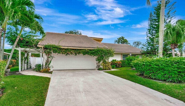 property at 13692 Cross Pointe Dr