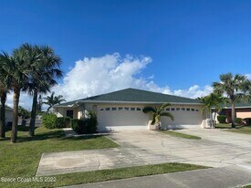 1650 N Hwy A1A in Indialantic, FL - Building Photo