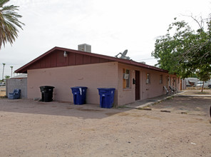 351-375 N Nevada St in Chandler, AZ - Foto de edificio - Building Photo