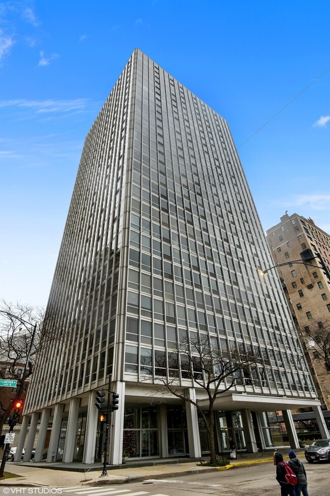 property at 2400 N Lakeview Ave