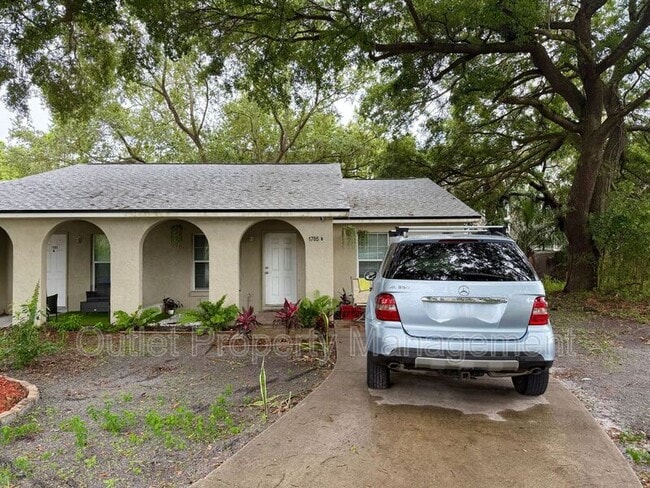 property at 1705 Ridgewood Ln