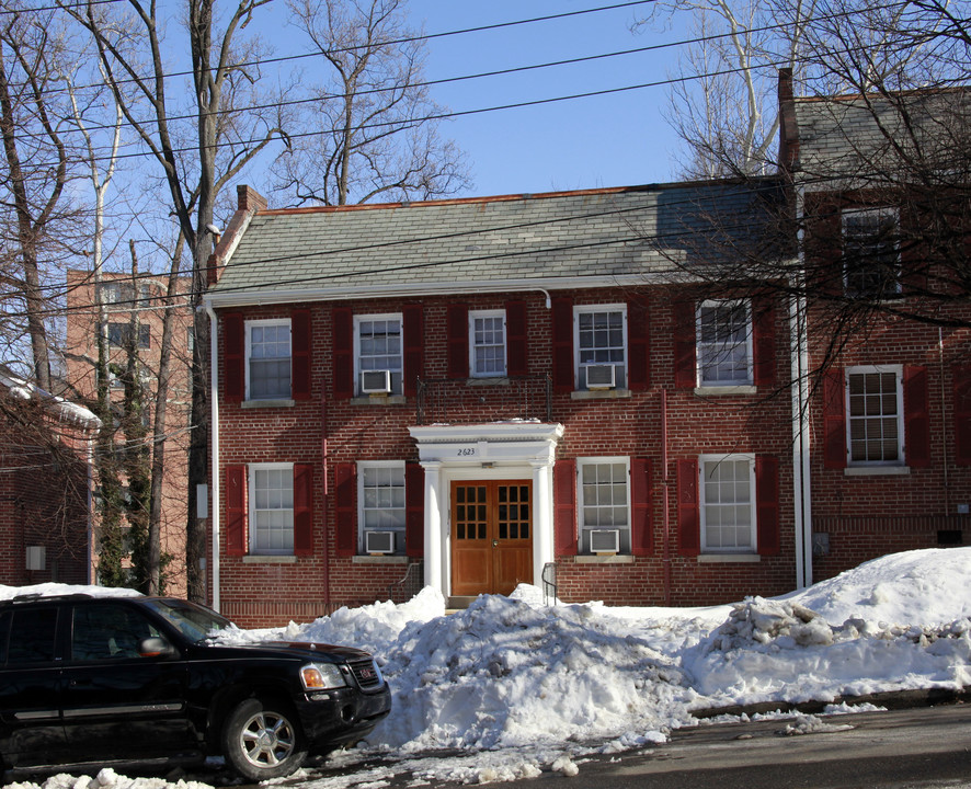 2623 39th St NW in Washington, DC - Foto de edificio