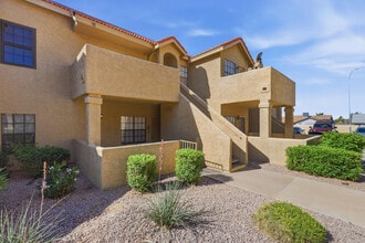 1126 W Elliot Rd in Chandler, AZ - Foto de edificio - Building Photo