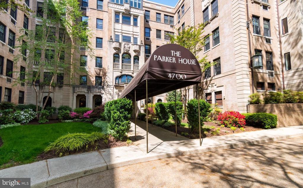 4700 Connecticut Ave NW in Washington, DC - Building Photo