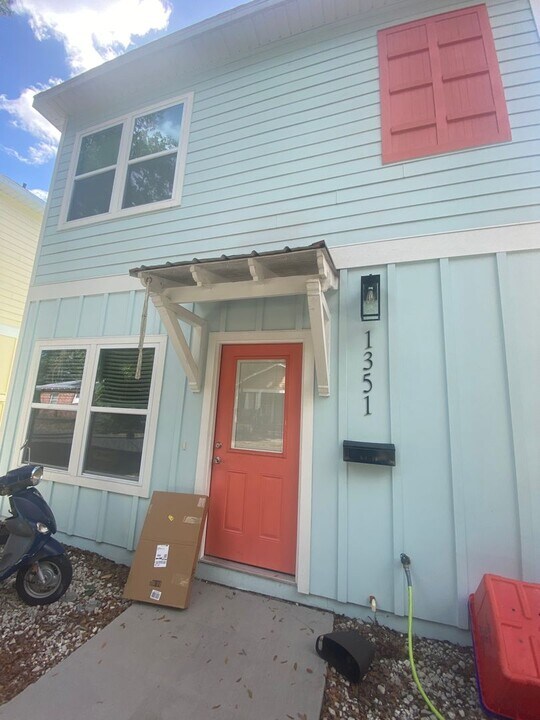 1351 NW 6th Ave in Gainesville, FL - Building Photo
