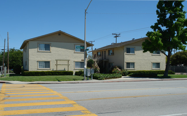 3301 Monroe St in Santa Clara, CA - Foto de edificio - Building Photo