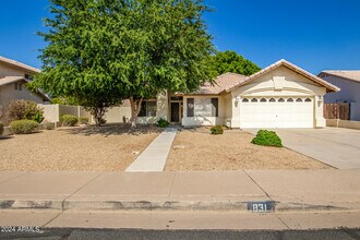 831 N Swallow Ln in Gilbert, AZ - Building Photo - Building Photo