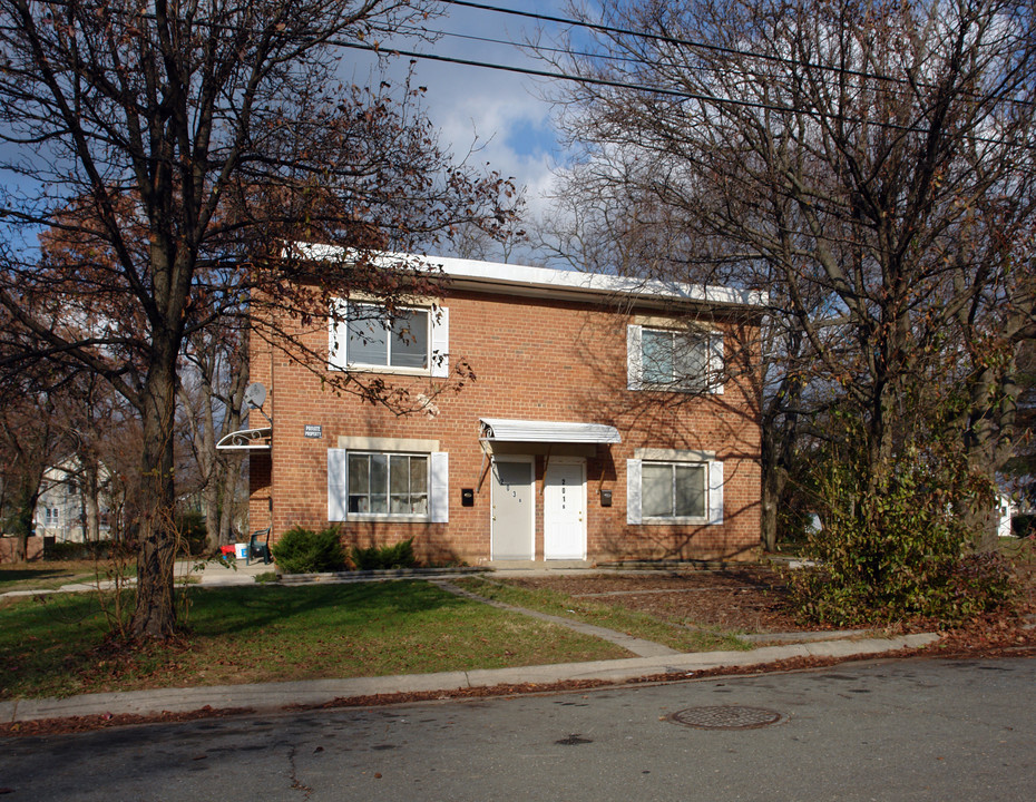 201-203 Dawson Ave in Rockville, MD - Building Photo