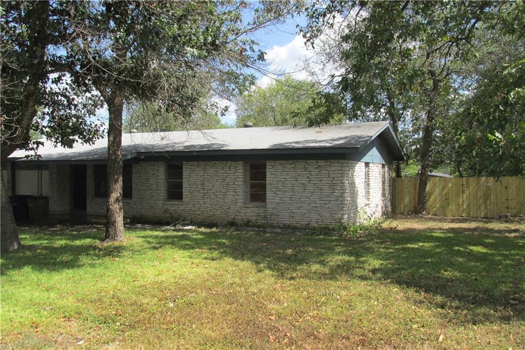 11307 Hilltop St in Austin, TX - Building Photo
