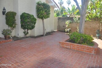 4500 Yorkfield Ct in Westlake Village, CA - Building Photo - Building Photo