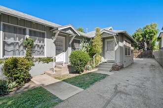 13453 Burbank Blvd in Van Nuys, CA - Building Photo - Building Photo