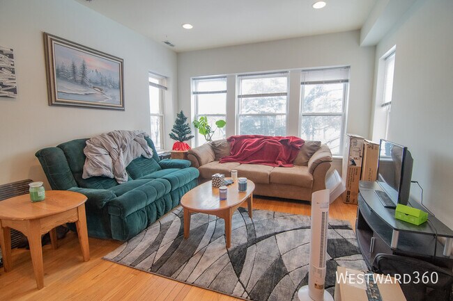 4402 W Parker Ave in Chicago, IL - Building Photo - Building Photo