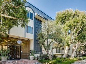 8163 Redlands St in Los Angeles, CA - Building Photo