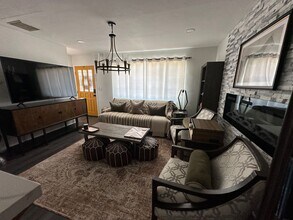 7582 Apache Trail in Yucca Valley, CA - Building Photo - Building Photo