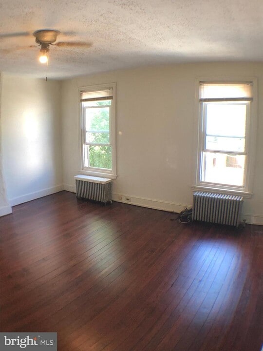 3339 Conrad St-Unit -2 in Philadelphia, PA - Building Photo