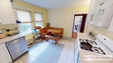 12 Homer St, Unit 1 in Watertown, MA - Building Photo - Building Photo