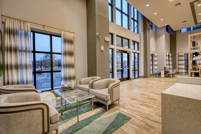 Meridian at the Port in Mobile, AL - Foto de edificio - Building Photo