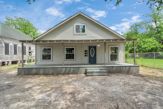 property at 211 Stiles St
